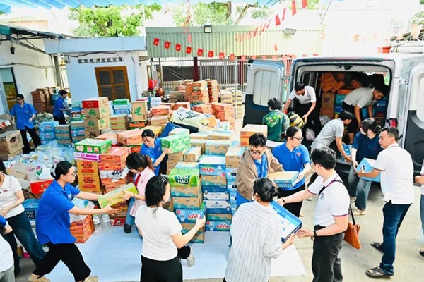 TP Hồ Chí Minh gửi yêu thương về vùng lũ dữ